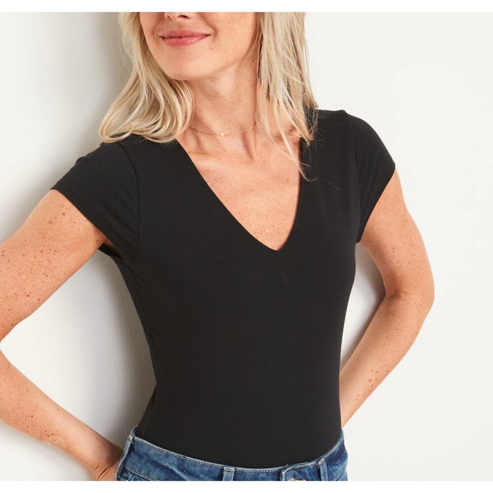 NWT OLD NAVY Fitted Short-Sleeve V-Neck Bodysuit Black Small